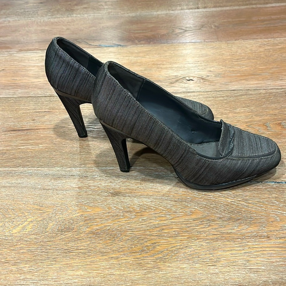 Very sophisticated dark grey dress heels